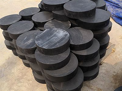 江孜县板式橡胶支座由若干层橡胶片与薄钢板经加压硫化